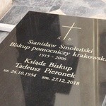 Przygotowania do pobrzebu bp. Pieronka - kościół Świętych Piotra i Pawła