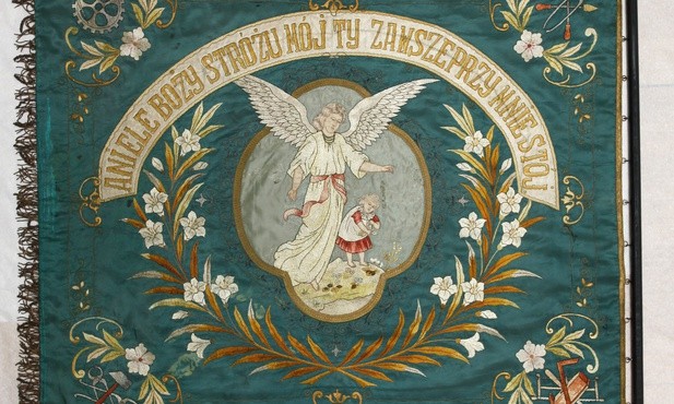 Konserwacja sztandarów ze zbiorów Muzeum Historii Katowic
