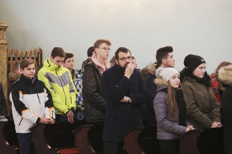Modlitwa cieszyńskiej młodzieży w intencji Pawła Adamowicza 