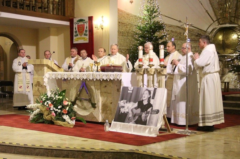 Pragnienie beatyfikacji Helenki wyraził podczas Mszy bp Jan Zając