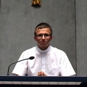 Ks. Mateusz jest wikariuszem w parafii Przemienienia Pańskiego w Garbowie