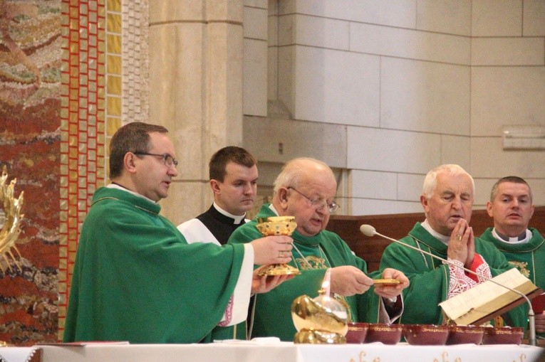 Panama w Krakowie - Eucharystia w sanktuarium św. Jana Pawła II