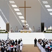 W Mszy św. odprawionej przez papieża na stadionie w Abu Zabi uczestniczyło 180 tys. wiernych.
