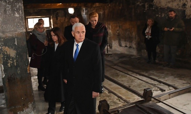 Pence: Niech Auschwitz przypomina, że milczenie w obliczu zła to zgoda na jego triumf