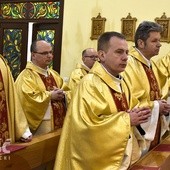 Część księży należących do Rady Kapłańskiej diecezji świdnickiej