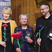 Wręczono statuetki osobom od lat wspierającym zbiórkę. W tym roku otrzymali je Bożena Ulewicz, Maria Cichońska i Jarosław Korzeniewski.