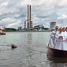 Szafarze podczas Mszy św. na Zalewie Rybnickim.