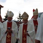 Śp. bp Alojzy Orszulik w kadrach "Gościa Łowickiego", cz. 1