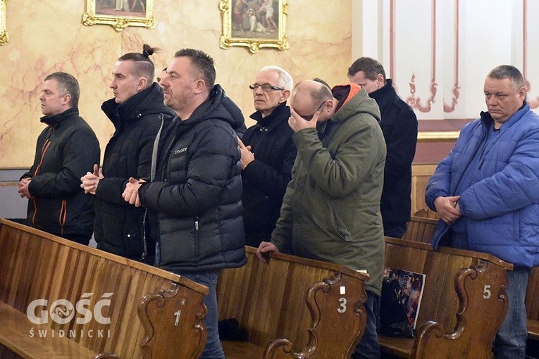 Uczestnicy spotkania w kościele pw. św. Józefa.