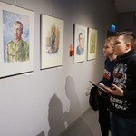 Galeria obrazów Józefa Obacza to ponad 50 portretów żołnierzy wyklętych