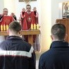 Bp Wojciech Osial udzielił sakramentu bierzmowania dwóm osadzonym