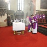 Popsypanie głów popiołem w Katedrze Legnickiej