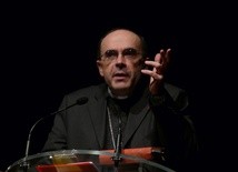 Kard. Barbarin: Ból ofiar i diecezji powodem rezygnacji