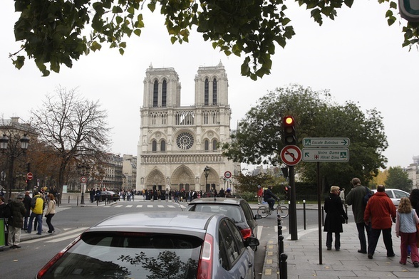 Francja: odkryliśmy zło w Kościele, odkryjmy i Boga