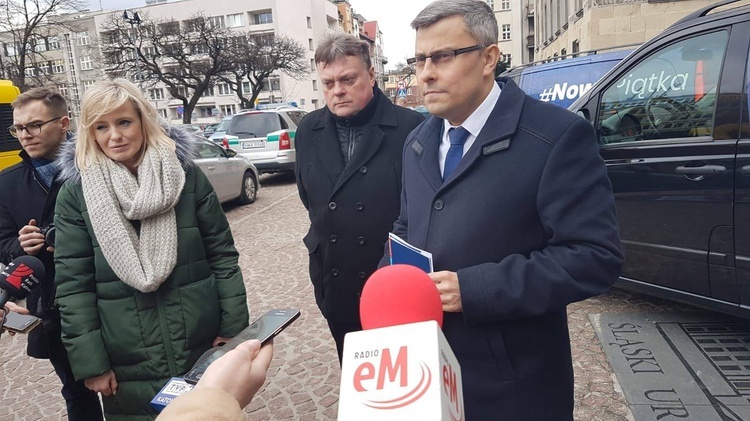 Śląskie: busy "Nowej Piątki PiS” ruszyły w teren