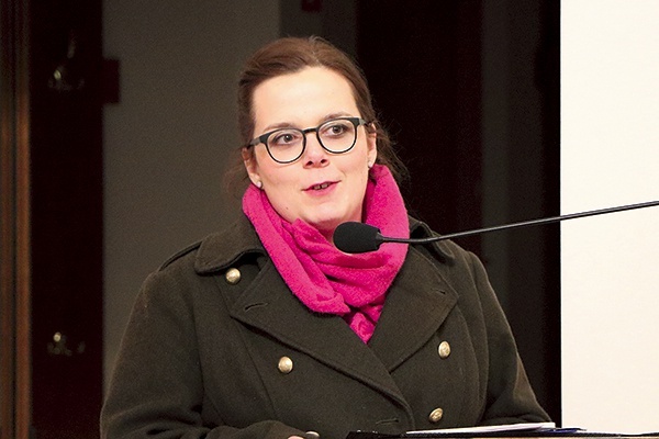 ▲	Katarzyna Liedtke wygłosiła konferencję o pragnieniach. 
