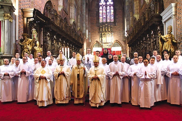 ▲	Arcybiskup przypomniał ważną rolę osób zanoszących Komunię św. tym, do których nie zawsze są w stanie dotrzeć kapłani.