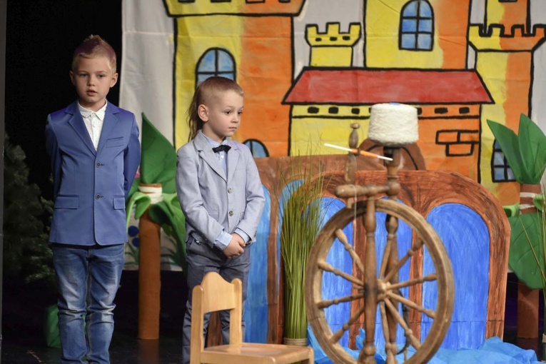 Dzieci z Publicznego Przedszkola Sióstr Prezentek na przeglądzie teatralnym 