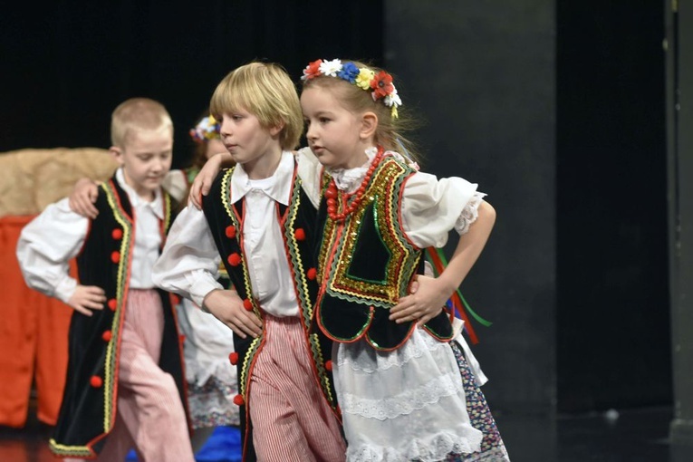 Dzieci z Publicznego Przedszkola Sióstr Prezentek na przeglądzie teatralnym 