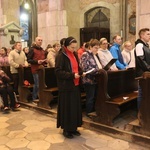 Droga Krzyżowa z osobami chorymi i niepełnosprawnymi w katedrze