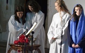 Adoracja krzyża w strzegomskiej bazylice