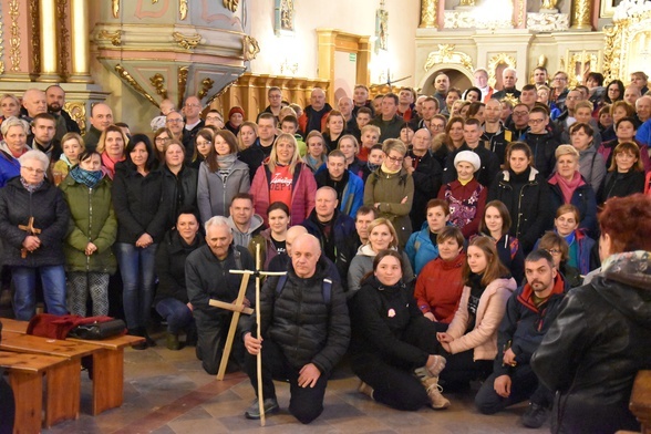 Choć nie wszyscy doszli do celu, to jednak liczba uczestników EDK na początku drogi była imponująca.