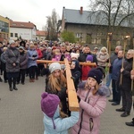 ​Droga Krzyżowana ulicach parafii pw. NMP Różańcowej w Kiełczowie