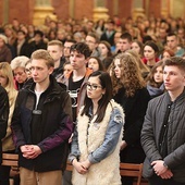 Maturzyści modlili się o dary Ducha Świętego na czas egzaminów.  