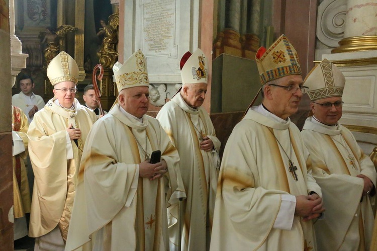 Z kapłanami modlili się lubelscy biskupi.