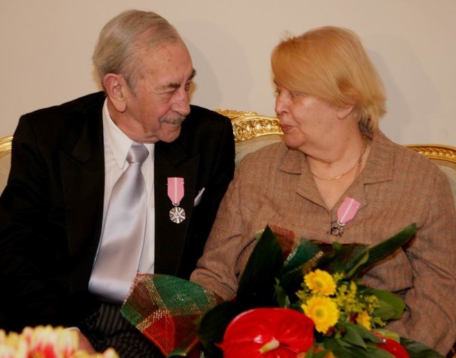 Jan Kobuszewski z żoną Hanną Zembrzuską-Kobuszewską u Prezydenta RP Lecha Kaczyńskiego, 10 stycznia 2007.
