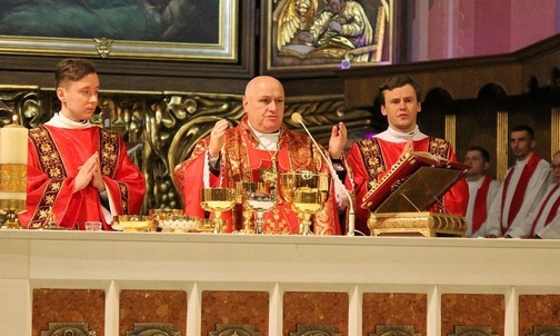 Bp Piotr Greger przewodniczył liturgii Wielkiego Piątku w bielskiej katedrze św. Mikołaja