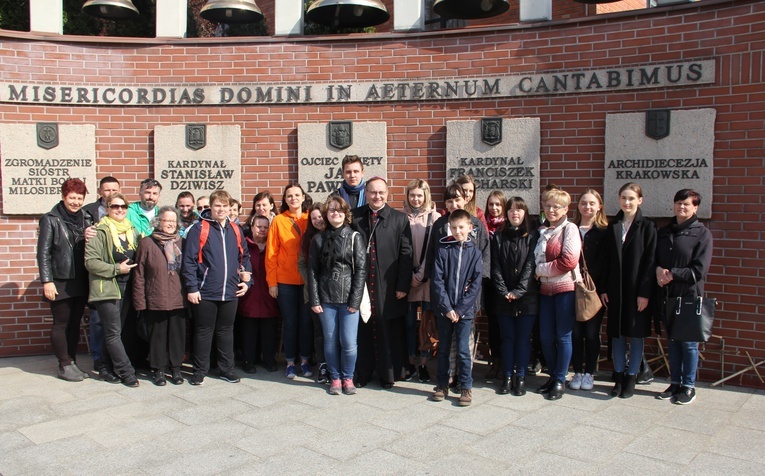 Błogosławieństwo niepełnosprawnych przed pielgrzymką do Lourdes