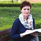 ▲	Monika Sulkowska jest animatorką grupy w parafii św. Barbary w Sikorzu.