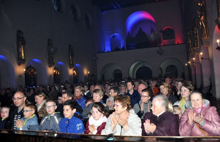 Oratorium o Bożym Miłosierdziu w Zdzieszowicach