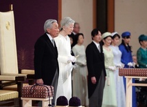 Japonia: zmienia się cesarz, Chrystus wciąż daleko