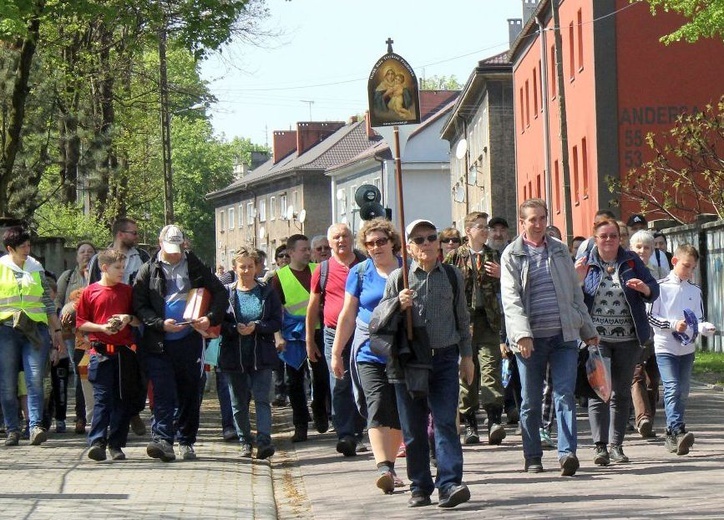 Piesza pielgrzymka szensztacka 