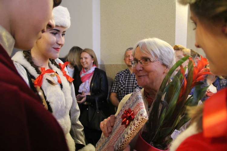 Król, prymas, papież i mieszkańcy Mikołajowic