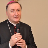 Bp Andrzej Jeż.