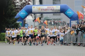 Lubin. Tysiące biegaczy na Biegu Papieskim