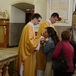 Góra św. Anny. Pielgrzymka modlących się za księży