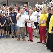 W trakcie festynu zbierano fundusze na działalność PSONI. Na zdjęciu jeden z podopiecznych śpiewający "Barkę".