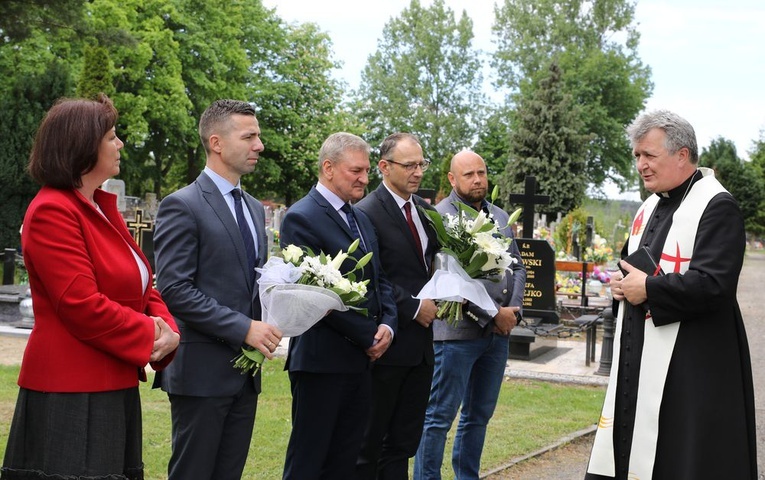 Poświęcenie nagrobka dzieci utraconych w Krośnie Odrzańskim