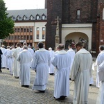 Opole. Przeniesienie do katedry ciała śp. biskupa Jana Bagińskiego