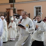 Opole. Przeniesienie do katedry ciała śp. biskupa Jana Bagińskiego