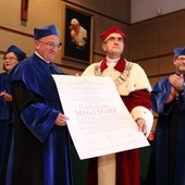 Abp Celestino Migliore doktorem honoris causa UKSW