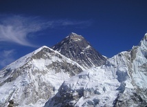 Nepal: Władze mogą zabronić wejścia na Mount Everest słabszym wspinaczom