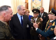Benjamin Netanjahu i żydowscy weterani wojenni.