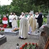 Jubileusz kapłański i upamiętnienie mieszkańców Rumna w Ścinawie Małej