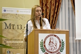 Debora Sianożęcka w czasie wykładu w WSD diecezji świdnickiej.
