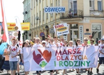 Radosna manifestacja poparcia dla życia i rodziny przeszła przez Oświęcim po raz ósmy...